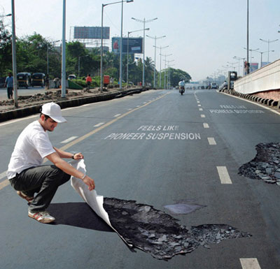 Pothole-Sticker-Illusion2.jpg