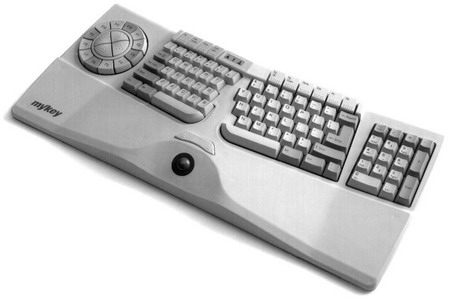 キーが遠いキーボード